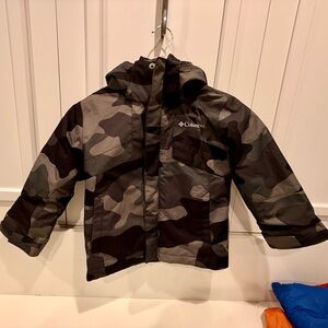 Columbia Kids Camo Rain Jacket - Black and Gray